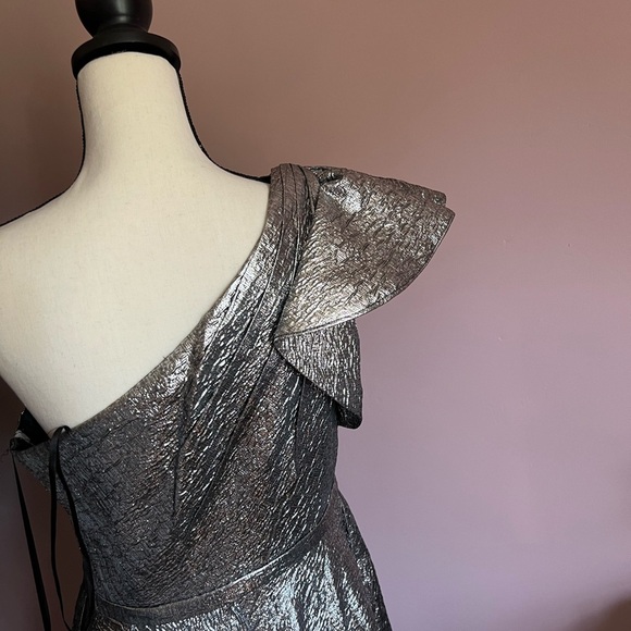 Mac Duggal Silver One Shoulder Bow Midi Dress Size 8 NWT - Picture 9 of 12